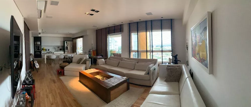 Apartamento à venda com 4 quartos, 235m² - Foto 1