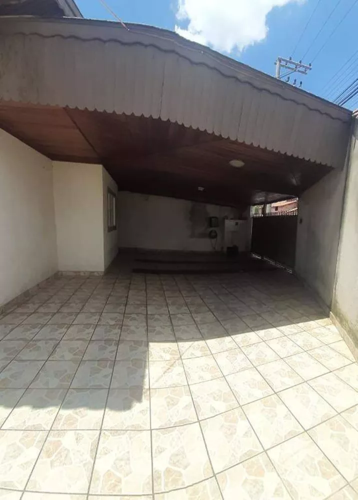 Casa à venda com 3 quartos, 120m² - Foto 1