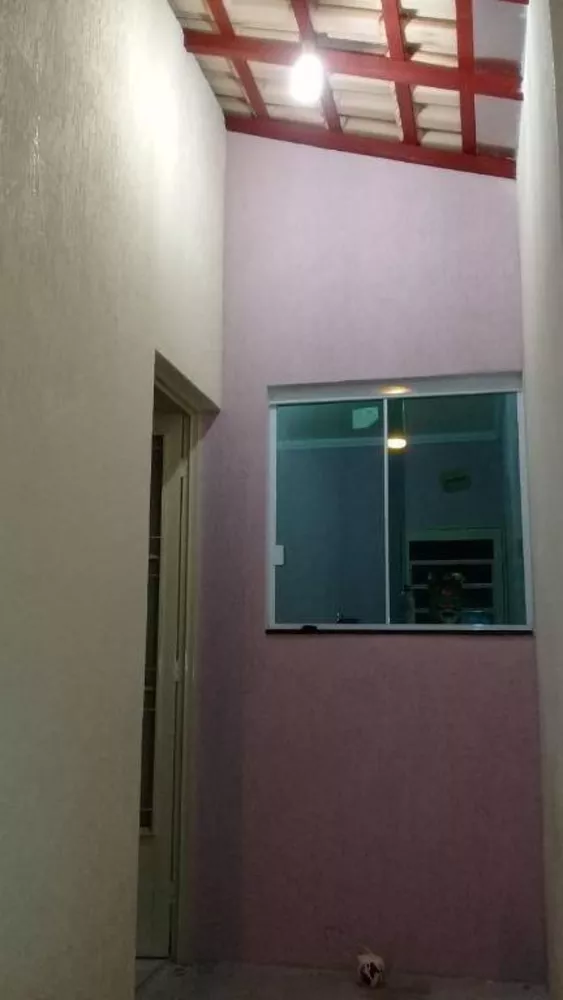 Casa à venda com 2 quartos, 55m² - Foto 1