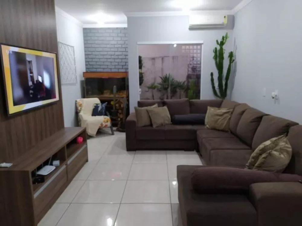 Sobrado à venda com 3 quartos, 200m² - Foto 2