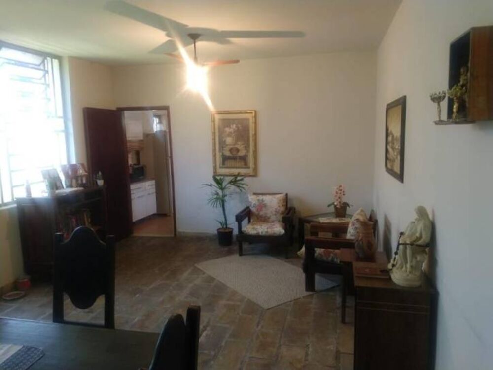 Casa à venda com 3 quartos, 220m² - Foto 2