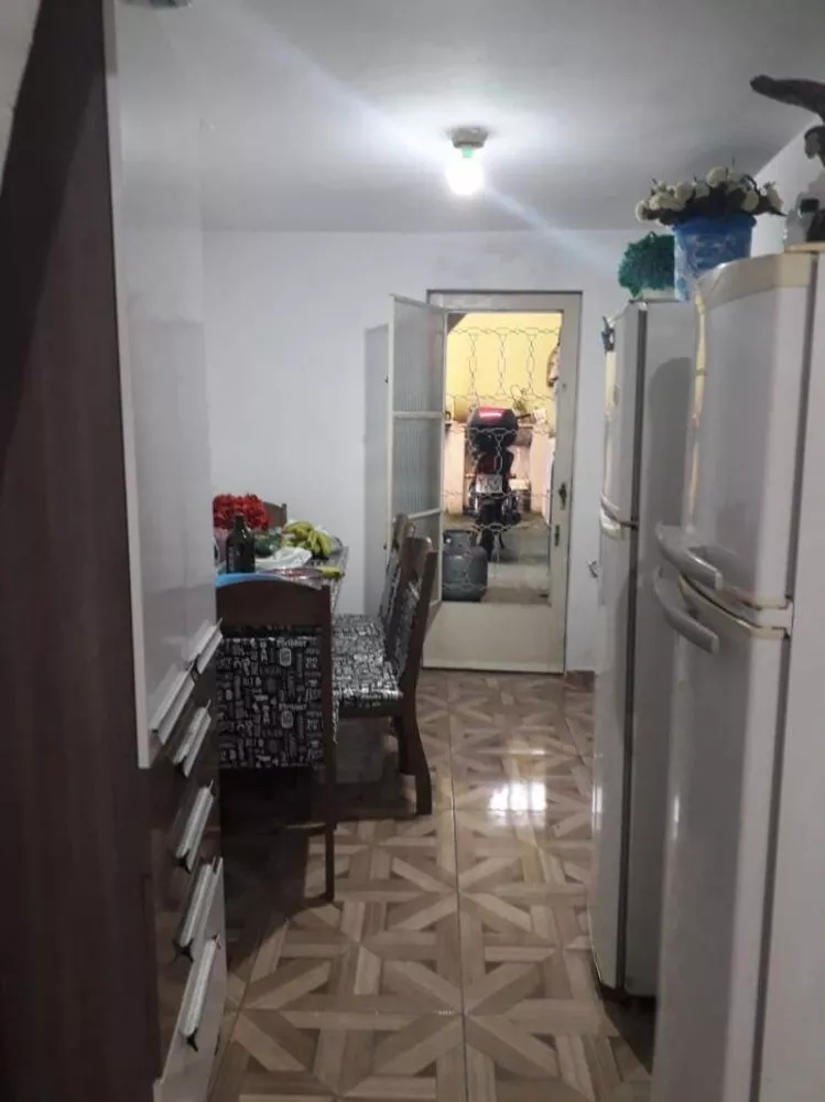 Casa à venda com 3 quartos, 270m² - Foto 4