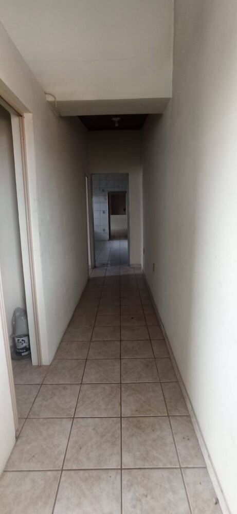 Casa à venda com 2 quartos, 250m² - Foto 4