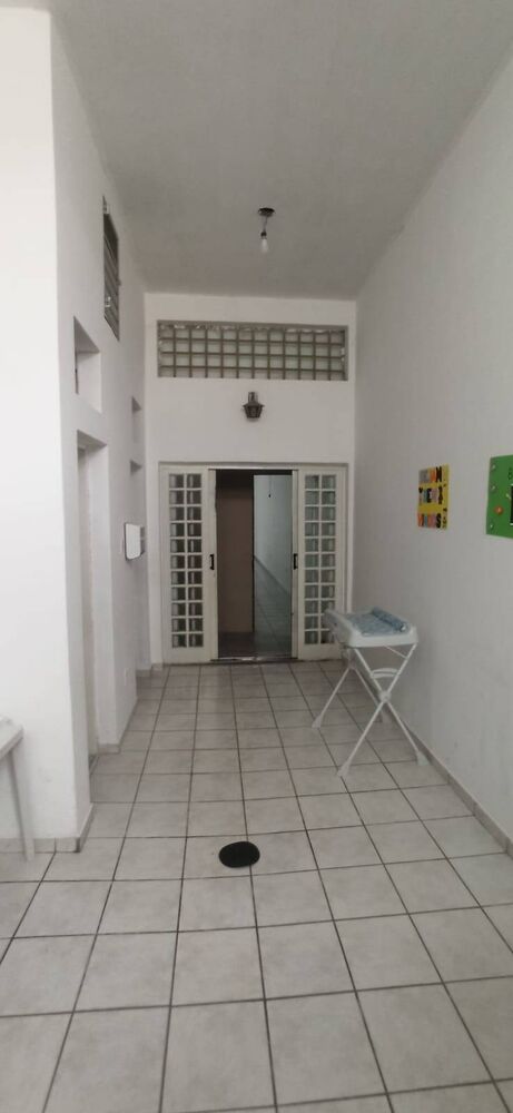 Casa à venda com 2 quartos, 250m² - Foto 17