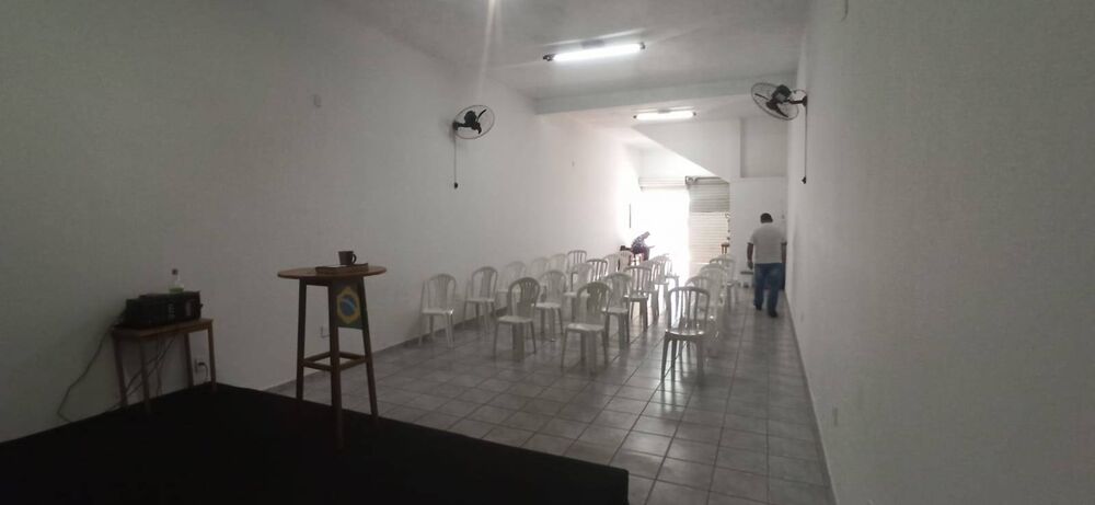 Casa à venda com 2 quartos, 250m² - Foto 14