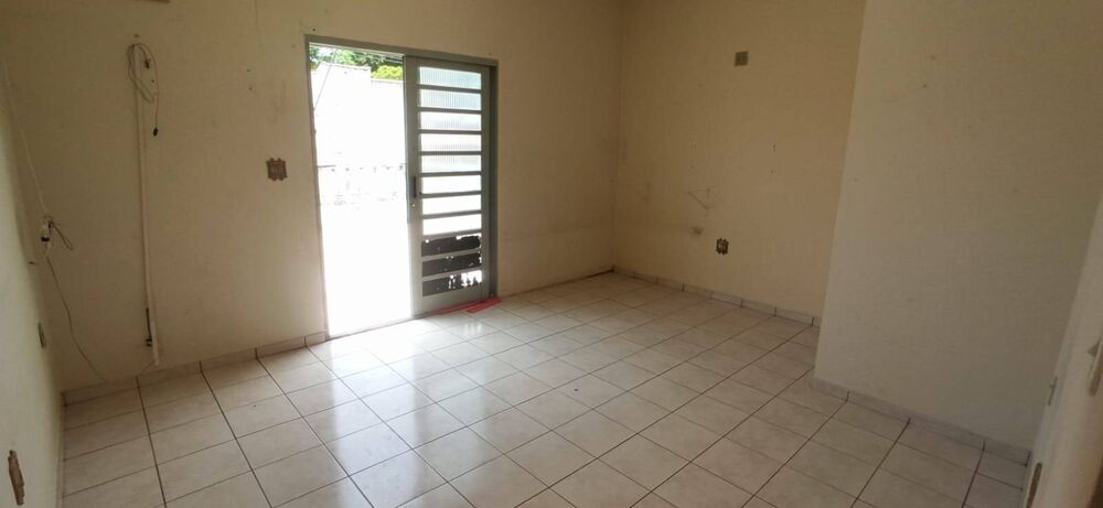 Casa à venda com 2 quartos, 250m² - Foto 7