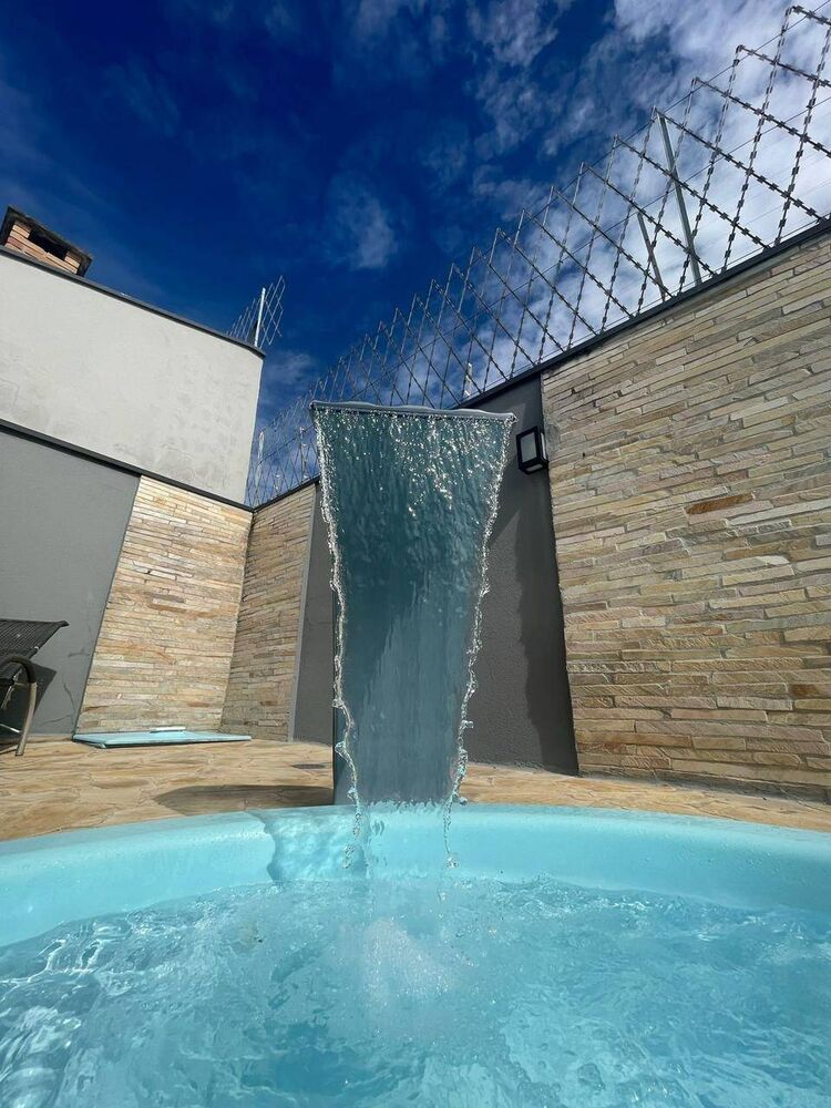 Sobrado à venda com 3 quartos, 180m² - Foto 1