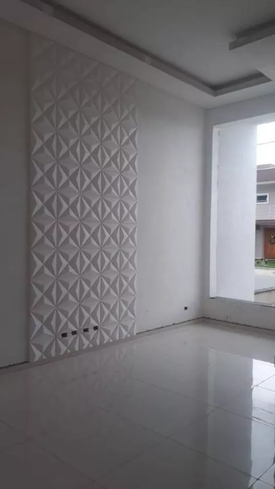 Casa à venda com 3 quartos, 188m² - Foto 1