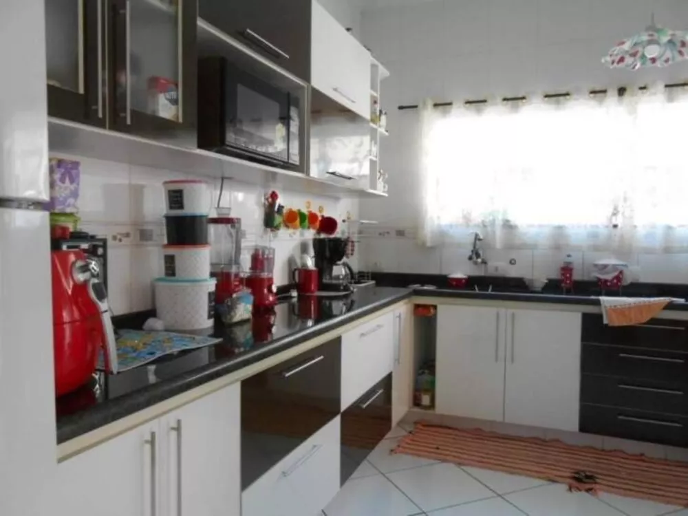 Sobrado à venda com 3 quartos, 240m² - Foto 3