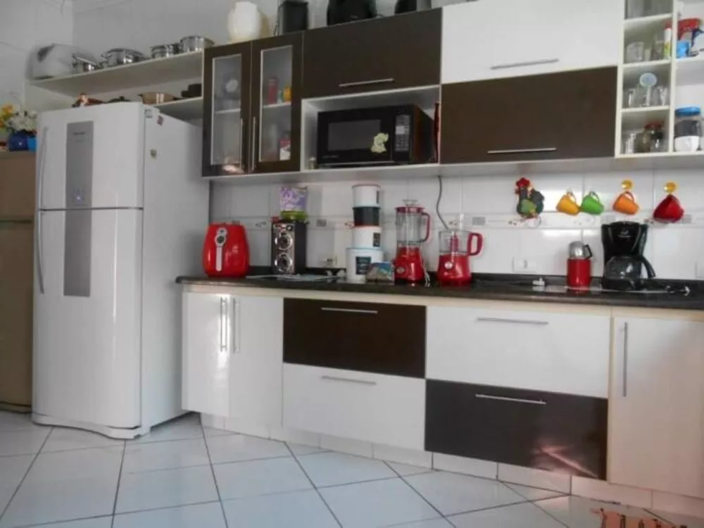 Sobrado à venda com 3 quartos, 240m² - Foto 2