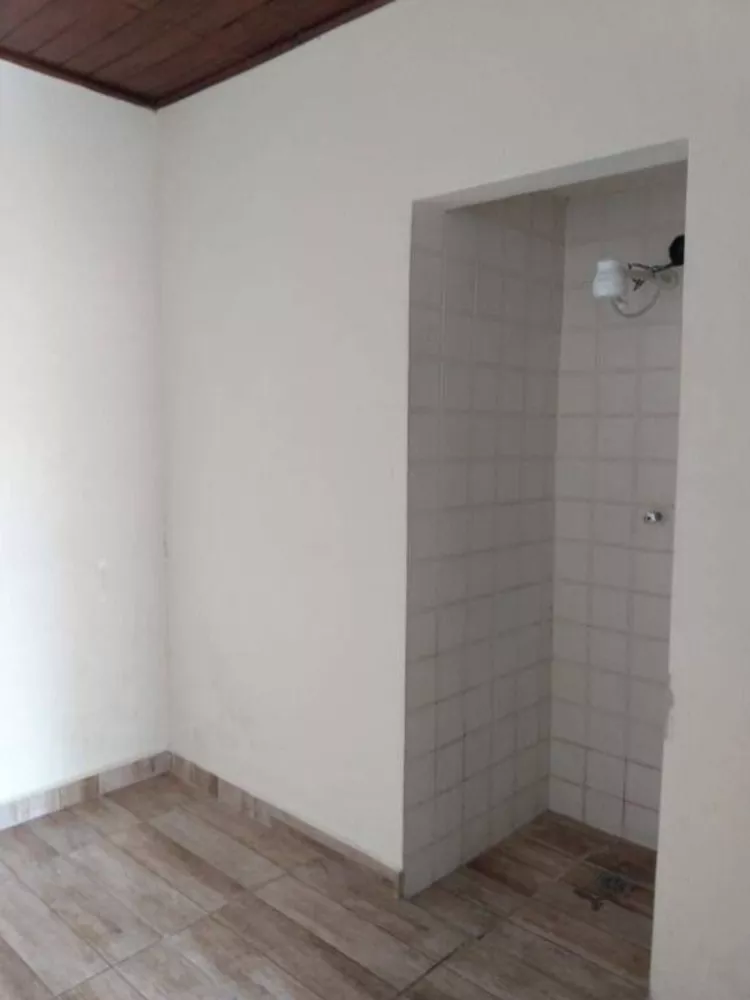 Casa à venda com 1 quarto, 150m² - Foto 3