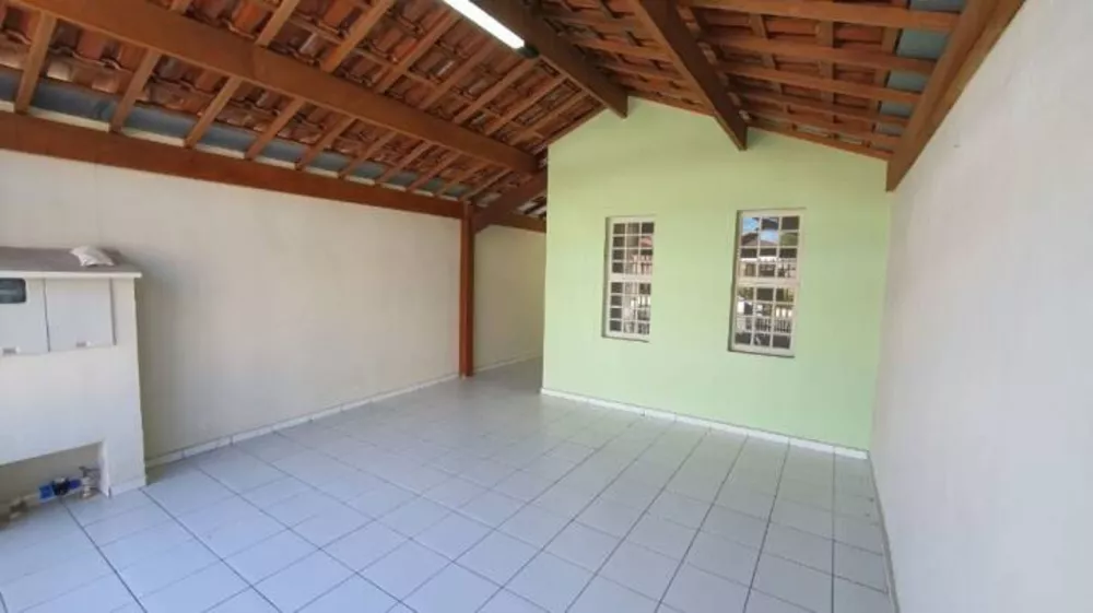 Casa à venda com 2 quartos, 96m² - Foto 2