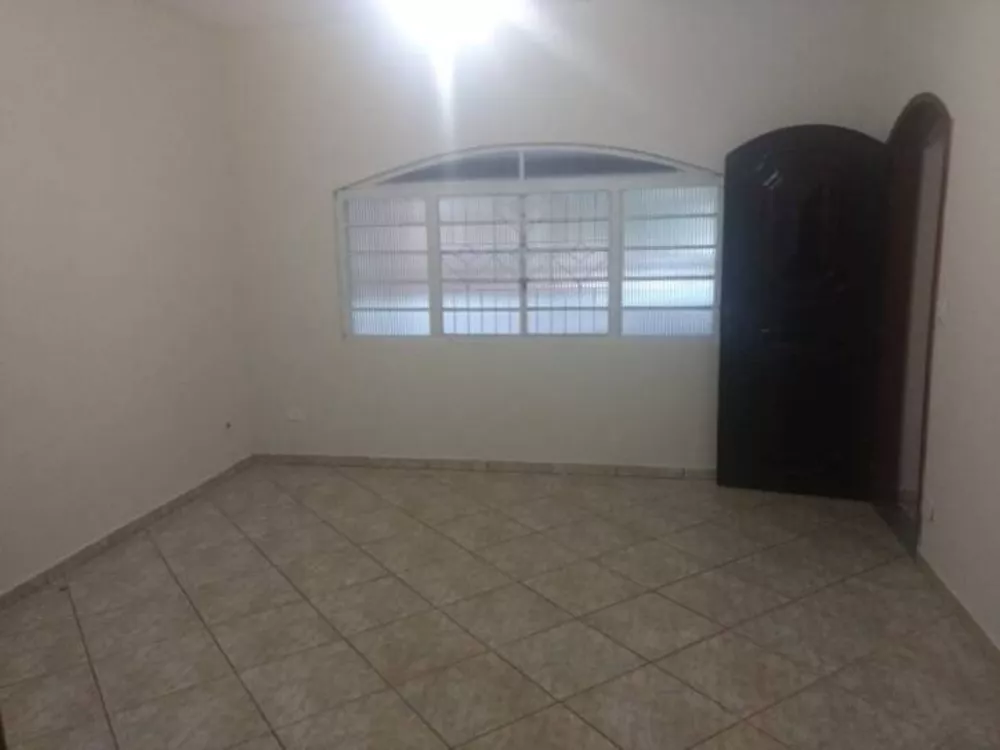 Casa à venda com 3 quartos, 195m² - Foto 3