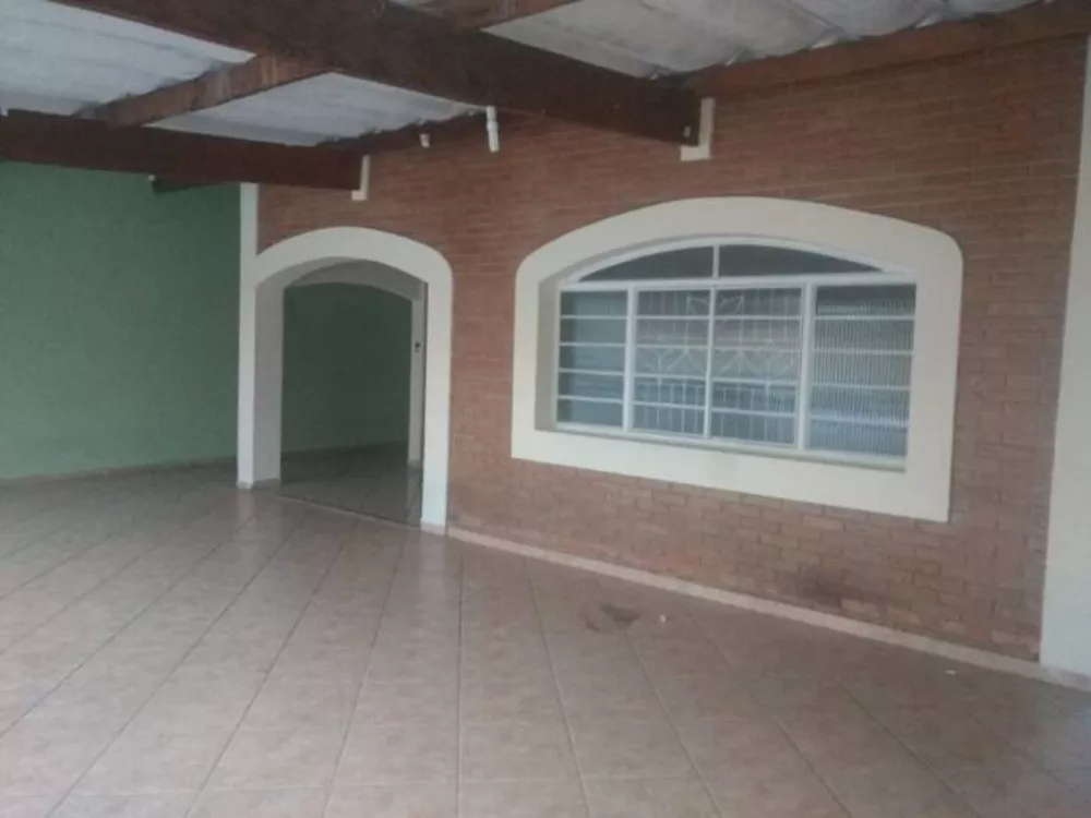 Casa à venda com 3 quartos, 195m² - Foto 2