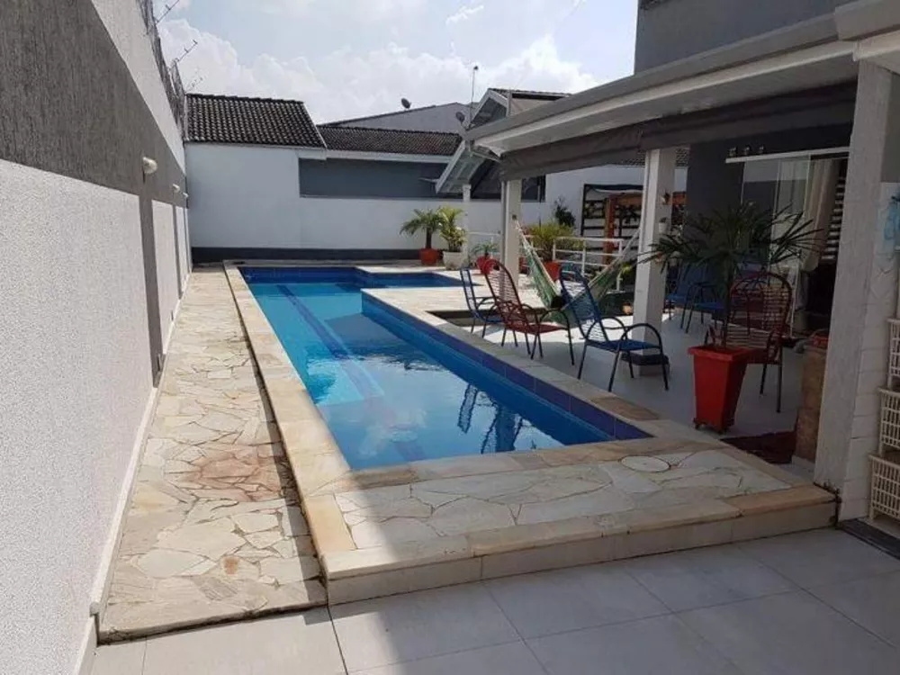 Sobrado à venda com 3 quartos, 400m² - Foto 2