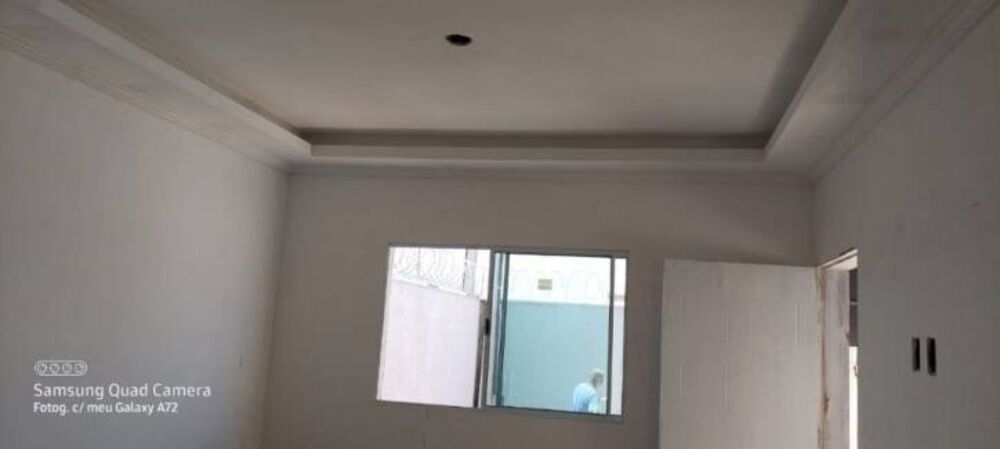Casa à venda com 2 quartos, 80m² - Foto 2