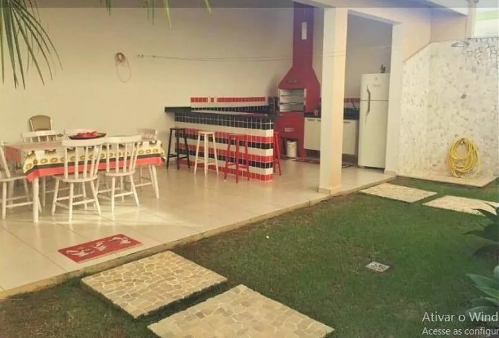 Sobrado à venda com 3 quartos, 220m² - Foto 1