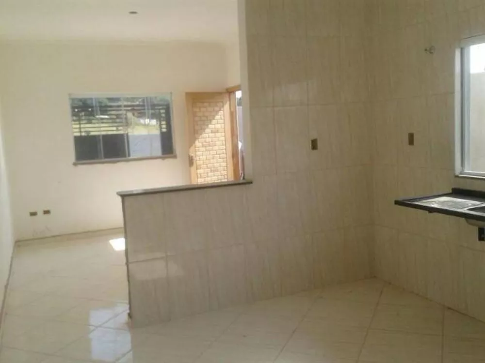 Casa à venda com 2 quartos, 68m² - Foto 4