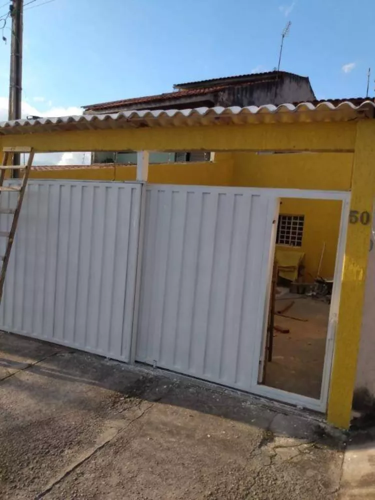 Casa à venda com 3 quartos, 360m² - Foto 1