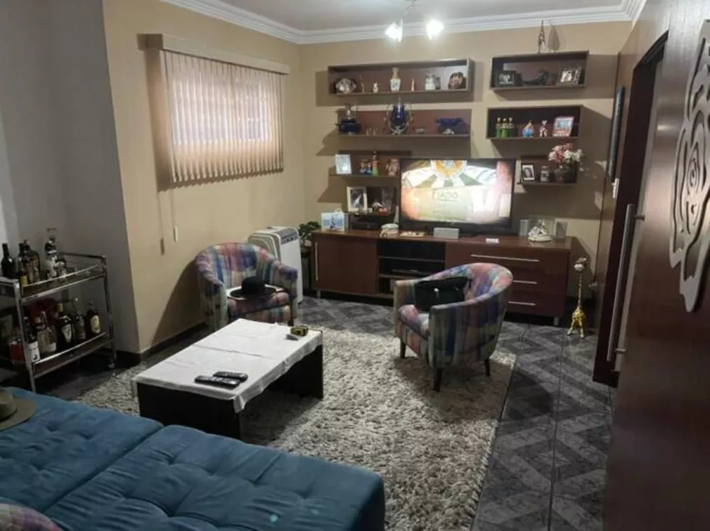 Casa à venda com 3 quartos, 190m² - Foto 4