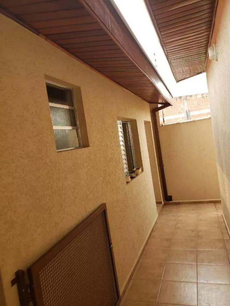 Casa à venda com 3 quartos, 230m² - Foto 3