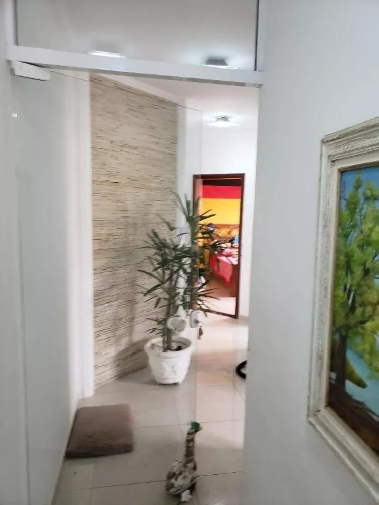 Casa à venda com 3 quartos, 230m² - Foto 8