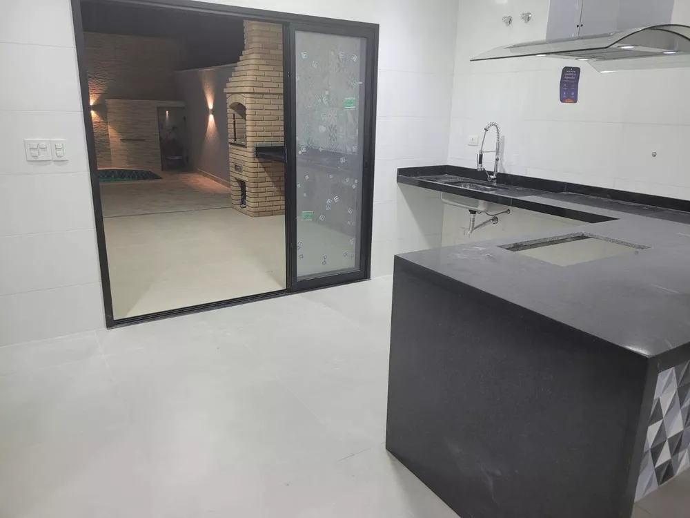 Casa à venda com 3 quartos, 165m² - Foto 2