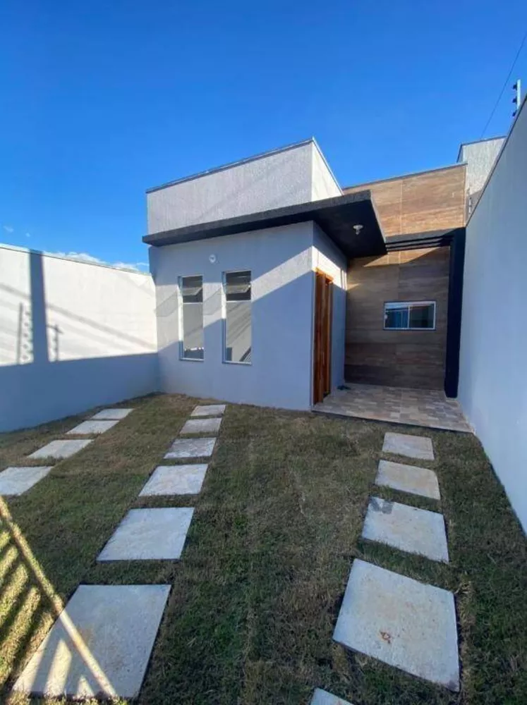 Casa à venda com 2 quartos, 73m² - Foto 2