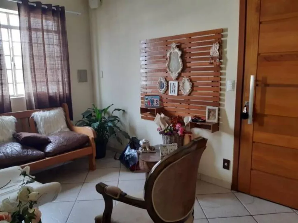 Casa à venda com 3 quartos, 160m² - Foto 2