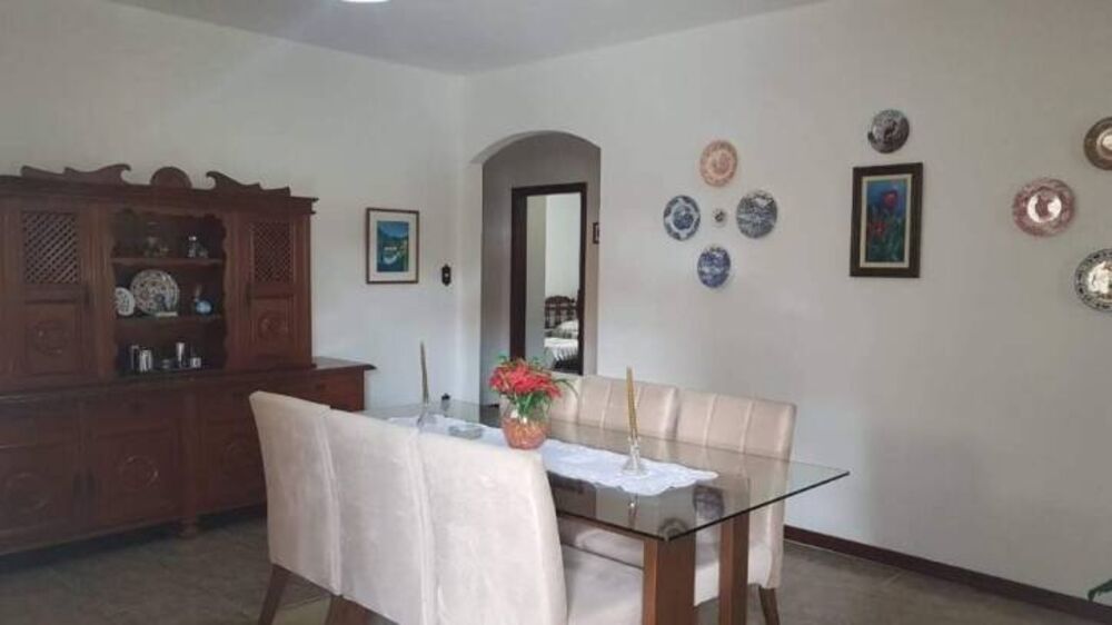 Casa à venda com 8 quartos, 440m² - Foto 2