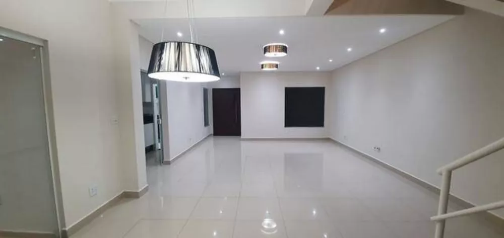 Sobrado para alugar com 3 quartos, 189m² - Foto 1