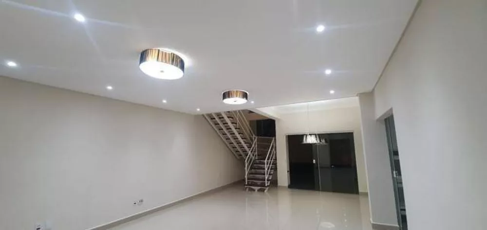 Sobrado para alugar com 3 quartos, 189m² - Foto 2