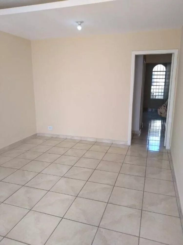 Sobrado à venda com 3 quartos, 95m² - Foto 2