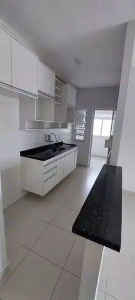 Apartamento para alugar com 3 quartos, 75m² - Foto 4