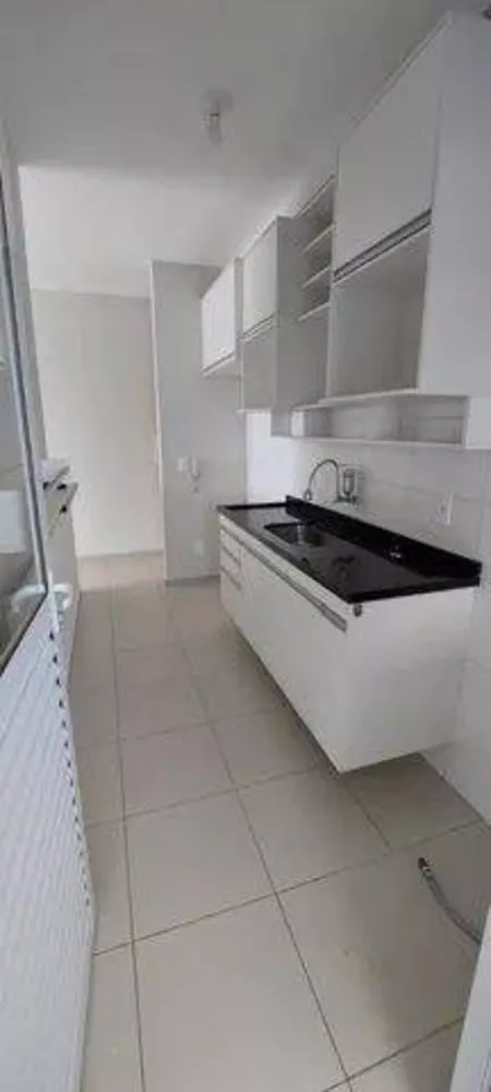 Apartamento para alugar com 3 quartos, 75m² - Foto 3