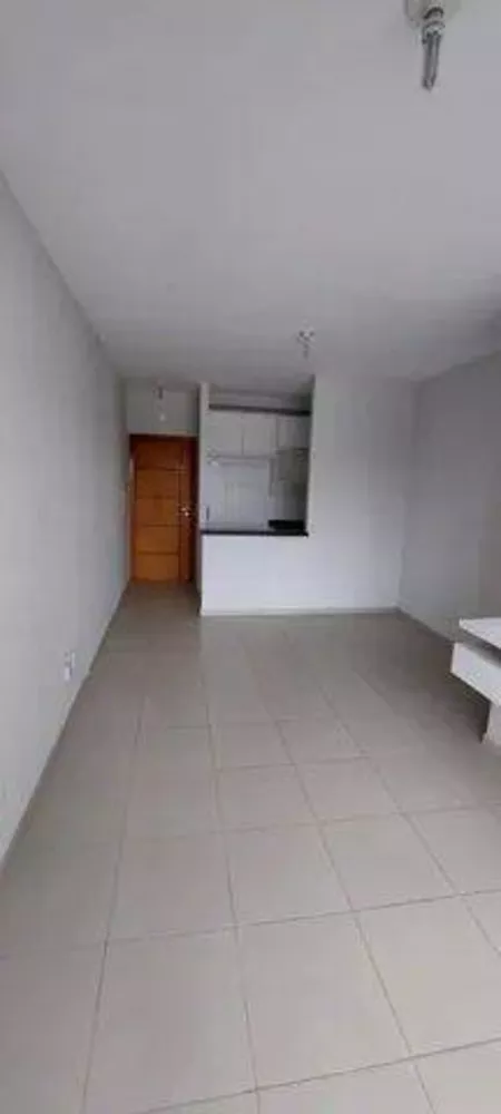 Apartamento para alugar com 3 quartos, 75m² - Foto 2