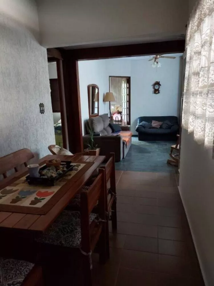 Casa à venda com 3 quartos, 190m² - Foto 4