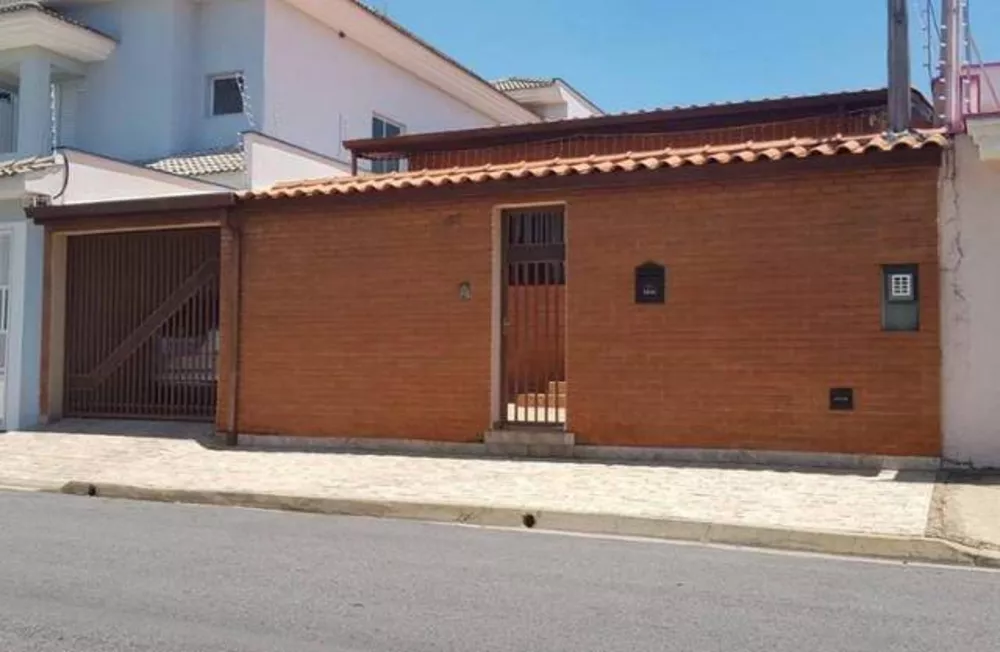 Casa à venda com 3 quartos, 207m² - Foto 1