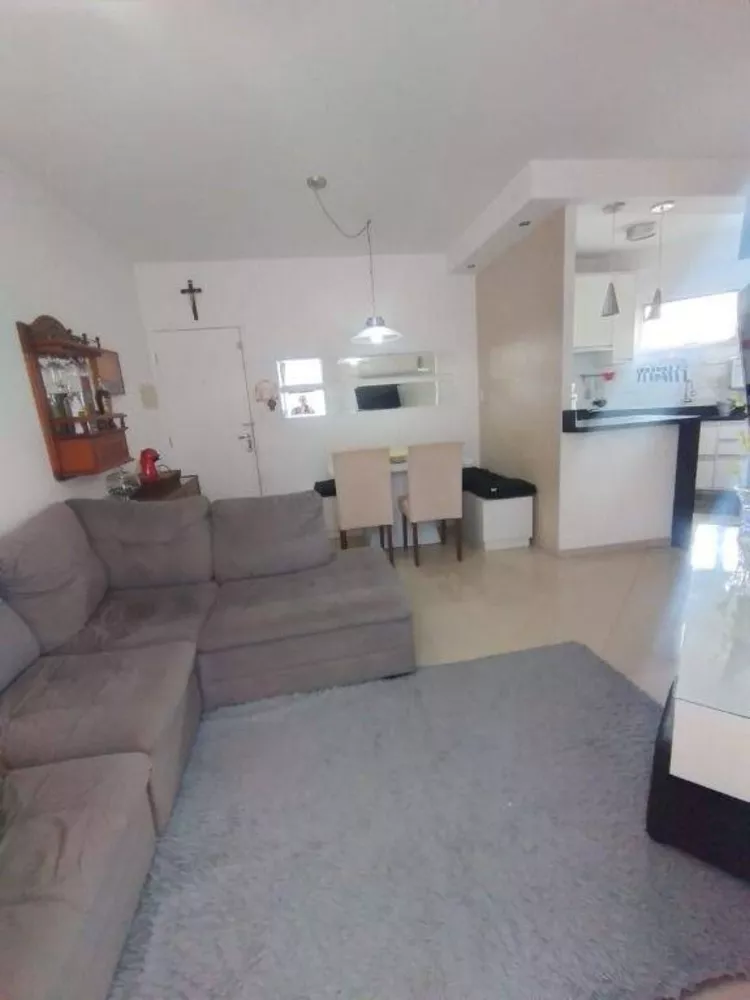 Apartamento à venda com 3 quartos, 77m² - Foto 2