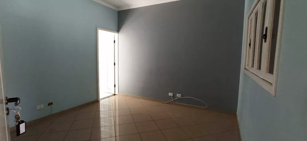 Casa para alugar com 2 quartos, 100m² - Foto 3