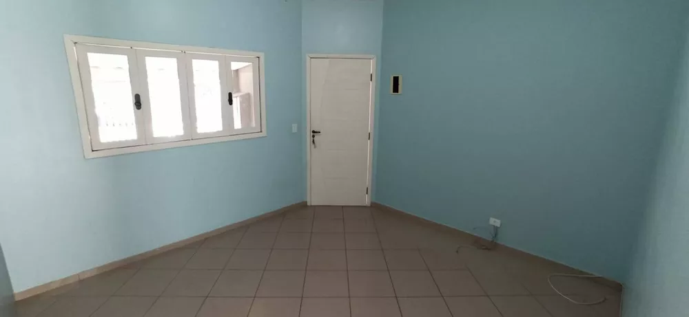 Casa para alugar com 2 quartos, 100m² - Foto 2