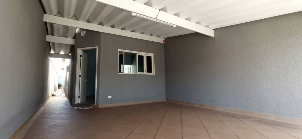 Casa para alugar com 2 quartos, 100m² - Foto 1