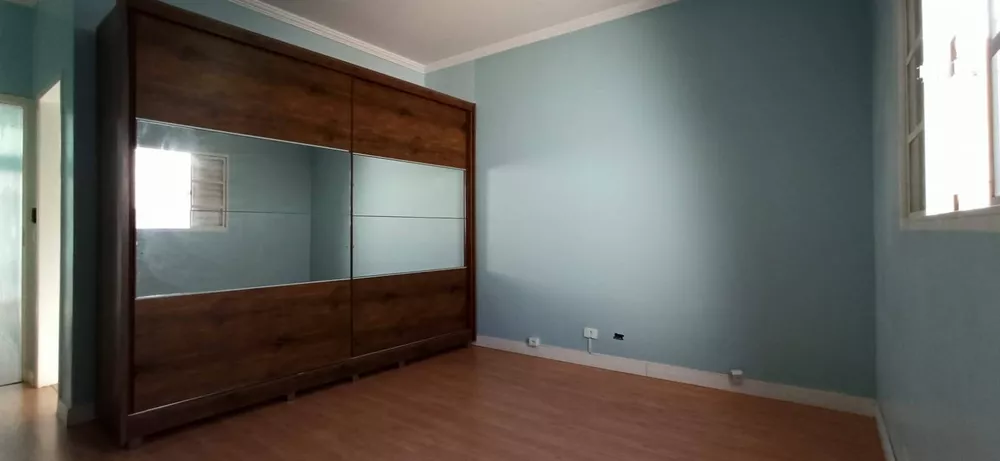 Casa para alugar com 2 quartos, 100m² - Foto 4