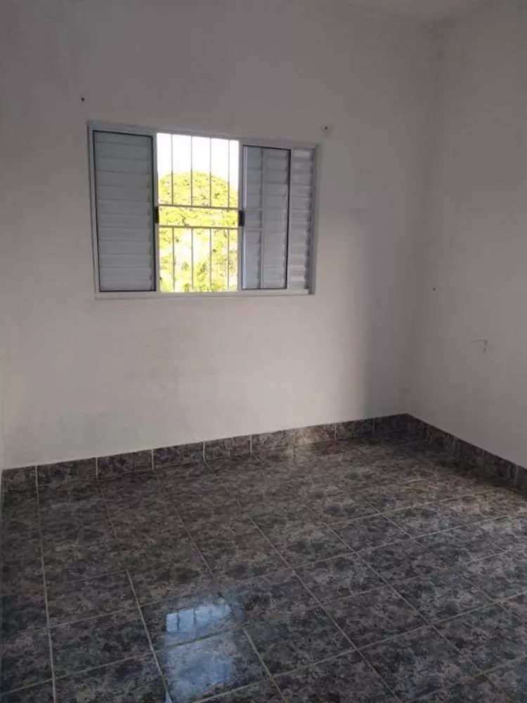 Casa à venda com 2 quartos, 120m² - Foto 1