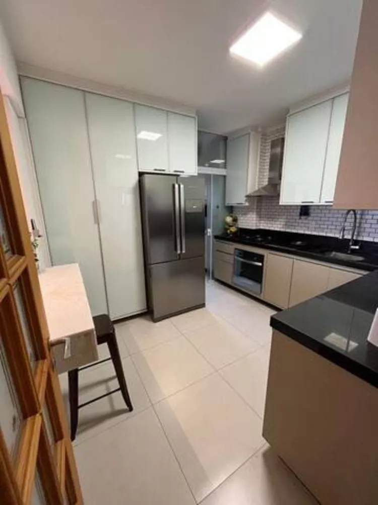 Apartamento à venda com 3 quartos, 110m² - Foto 2