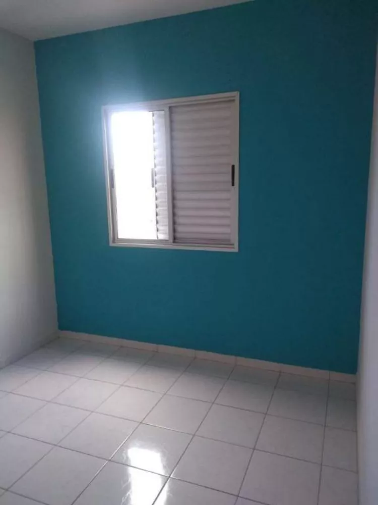 Apartamento à venda com 3 quartos, 74m² - Foto 2