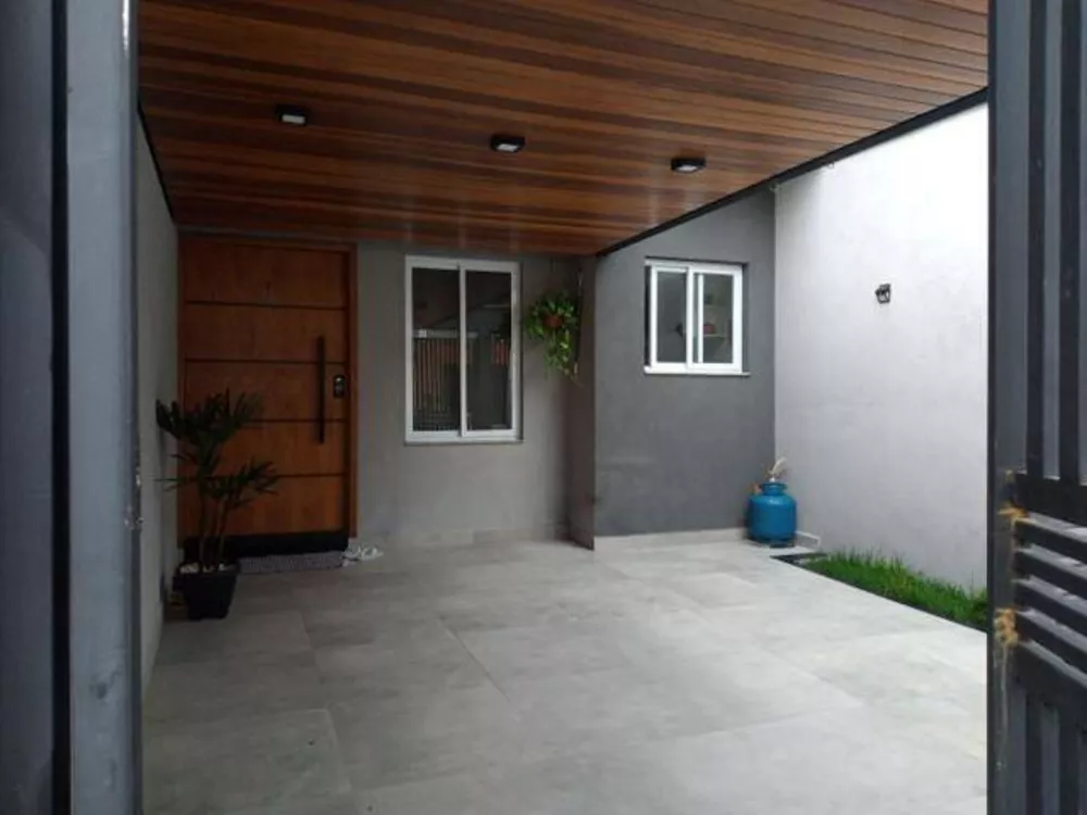 Casa à venda com 3 quartos, 100m² - Foto 2