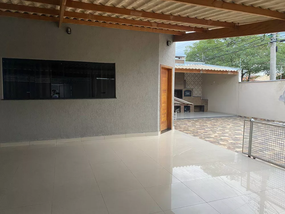 Casa à venda com 2 quartos, 145m² - Foto 1