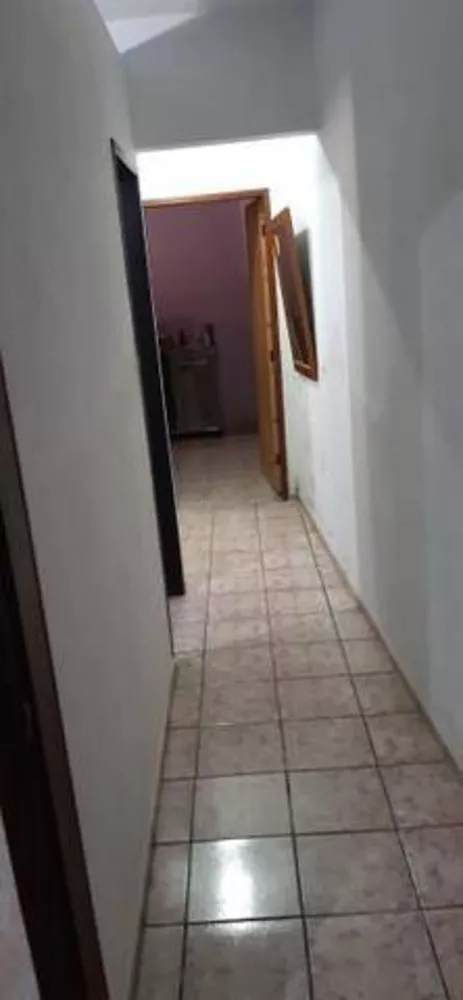 Casa à venda com 3 quartos, 250m² - Foto 12