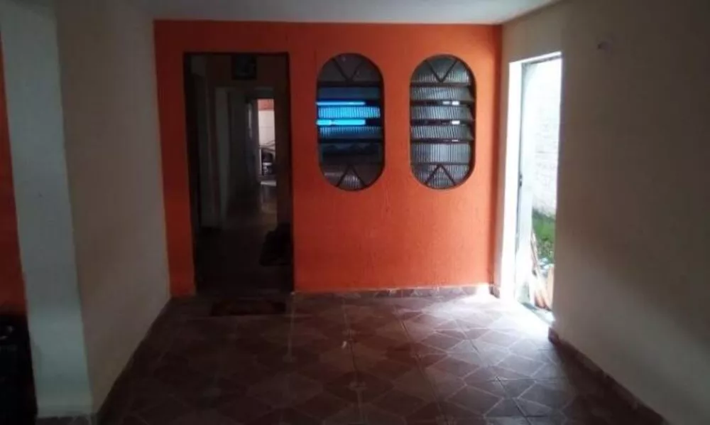 Casa à venda com 2 quartos, 120m² - Foto 1